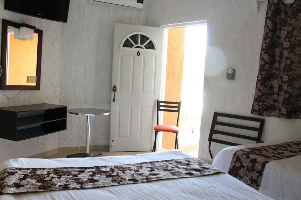 Hotel Posada Mercy ริโอ ลาการ์โตส ภายนอก รูปภาพ